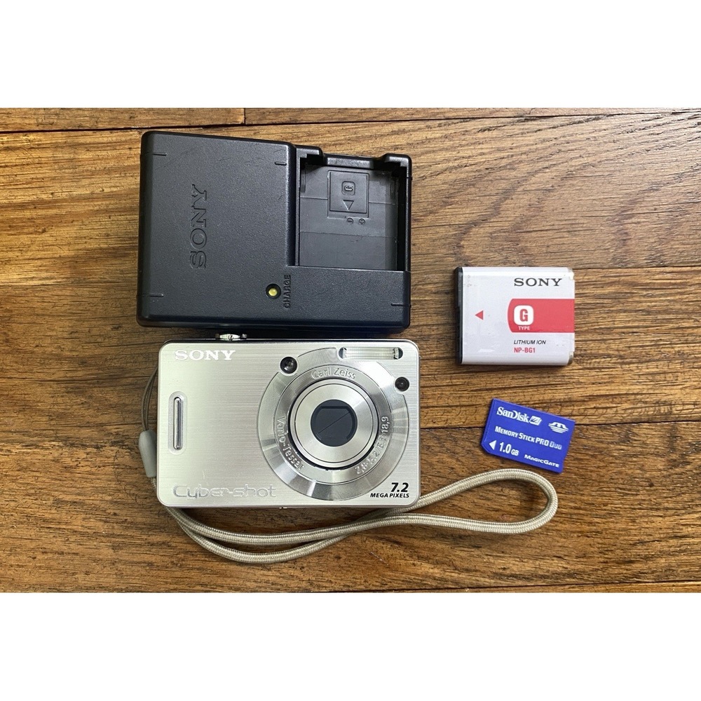 Sony Cyber-Shot DSC-W55 Silver 7.2 Mega Pixels Digital Camera Battery & Charger